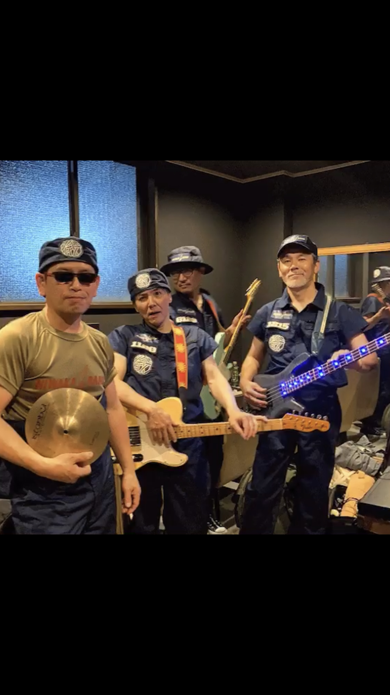 俄バンド 写真