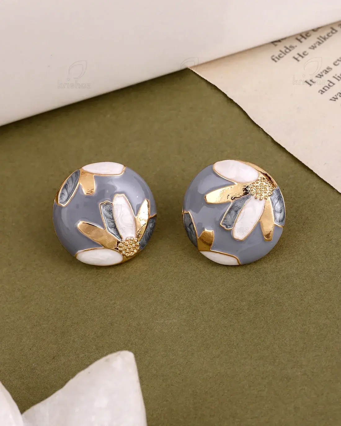 Ximena Fashionable Stud Earrings