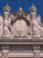 A shield representing Balboa appears on the western end of the El Prado arcade, reconstructed in 2005 and fronting the Timken Museum of Art. Photo: C100.