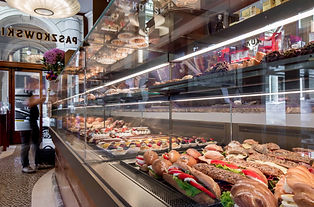 Serve over cabinets in Ventilated Refrigerated Showcase – Static Refrigerated Showcase with Coil – Refrigerated Showcase Gastronomy - Refrigerated Meat and Deli Showcase - Gelato and Ice Cream Showcases - Hot Bain-marie Showcase – Dry-hot Showcase - Bread Showcase – Ambient Showcase