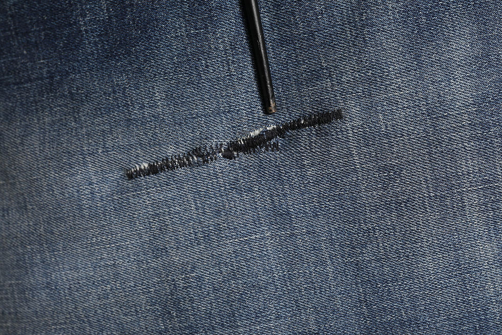 Thumbnail: Dolce & Gabbana Blue Washed Skinny Logo Plaque Men Denim Jeans