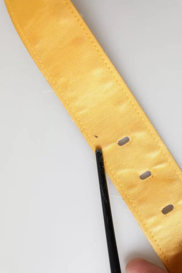 Thumbnail: Dolce & Gabbana Gold Satin Leather Oval Metal Buckle Belt