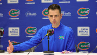 Florida Gators Basketball: Aleks Szymczyk in the portal leaves Golden with 6 roster vacancies