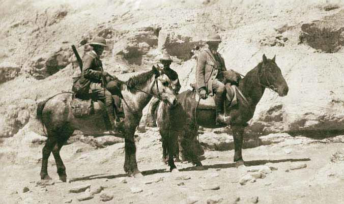 Юрий Николаевич и Николай Константинович Рерихи. Китайский Туркестан. 1926 г.