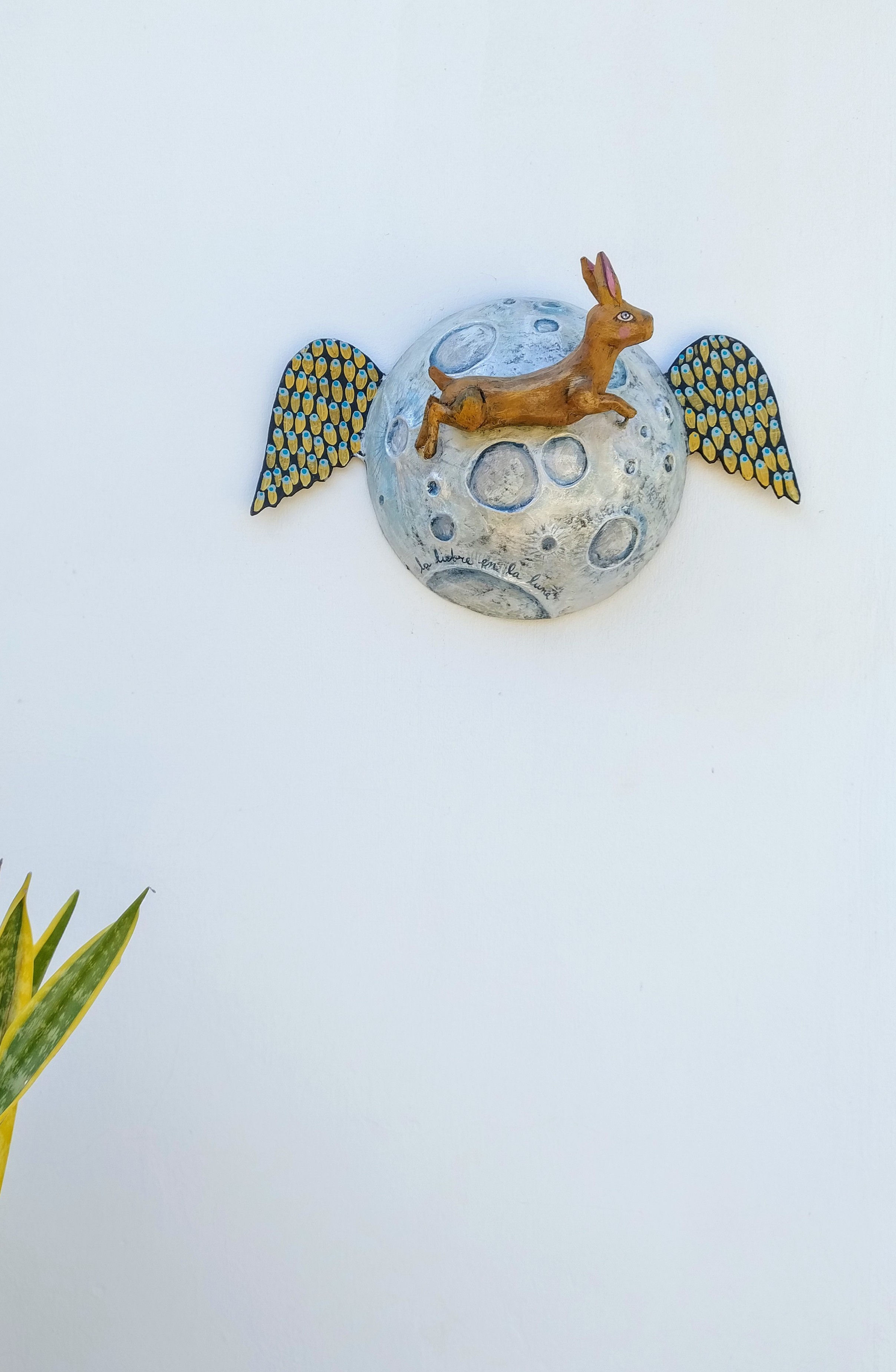 Diana Buitrago + la liebre en la luna