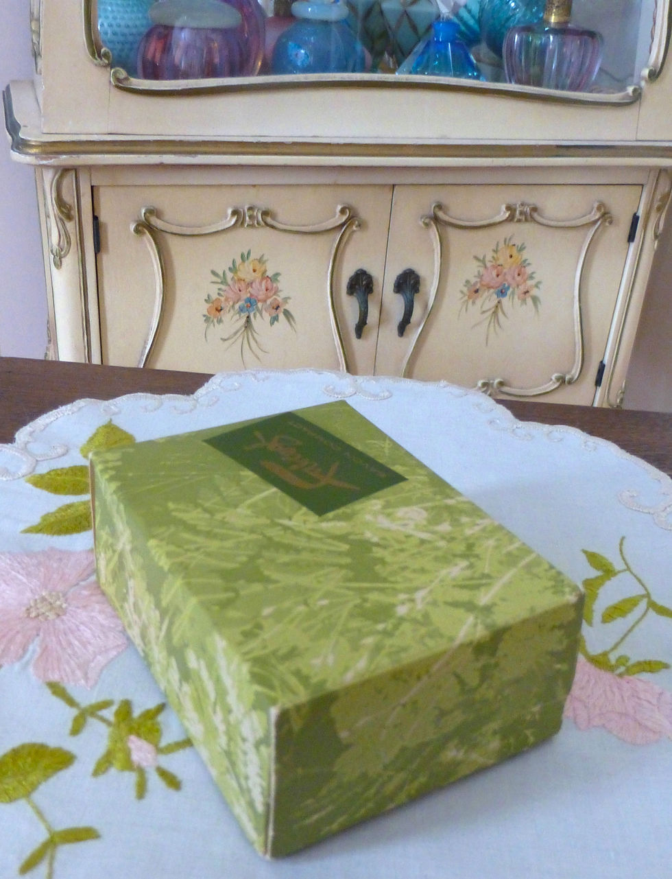 Thumbnail: Fabergé Aphrodisia Extraordinaire French Milled Soap Sealed Vintage 1965 
