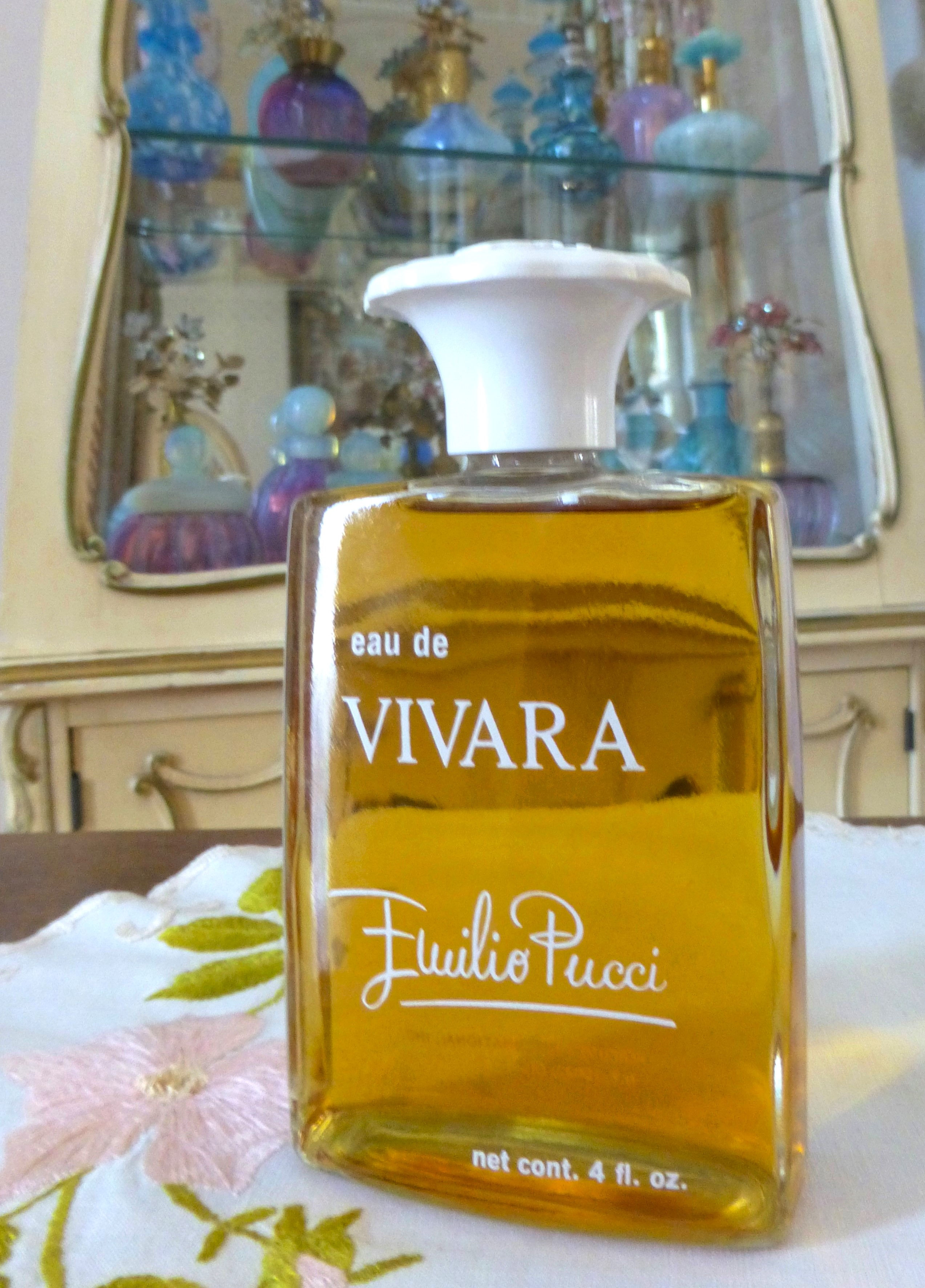 Rare vintage 1968 Emilio Pucci Eau de Vivara perfume in a huge 4 oz French splash bottle. Original Michel Hy green chypre for