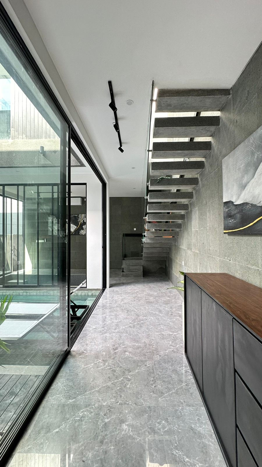 88dc8fa5-4ed1-49ba-a3ff-f52b49592c8f