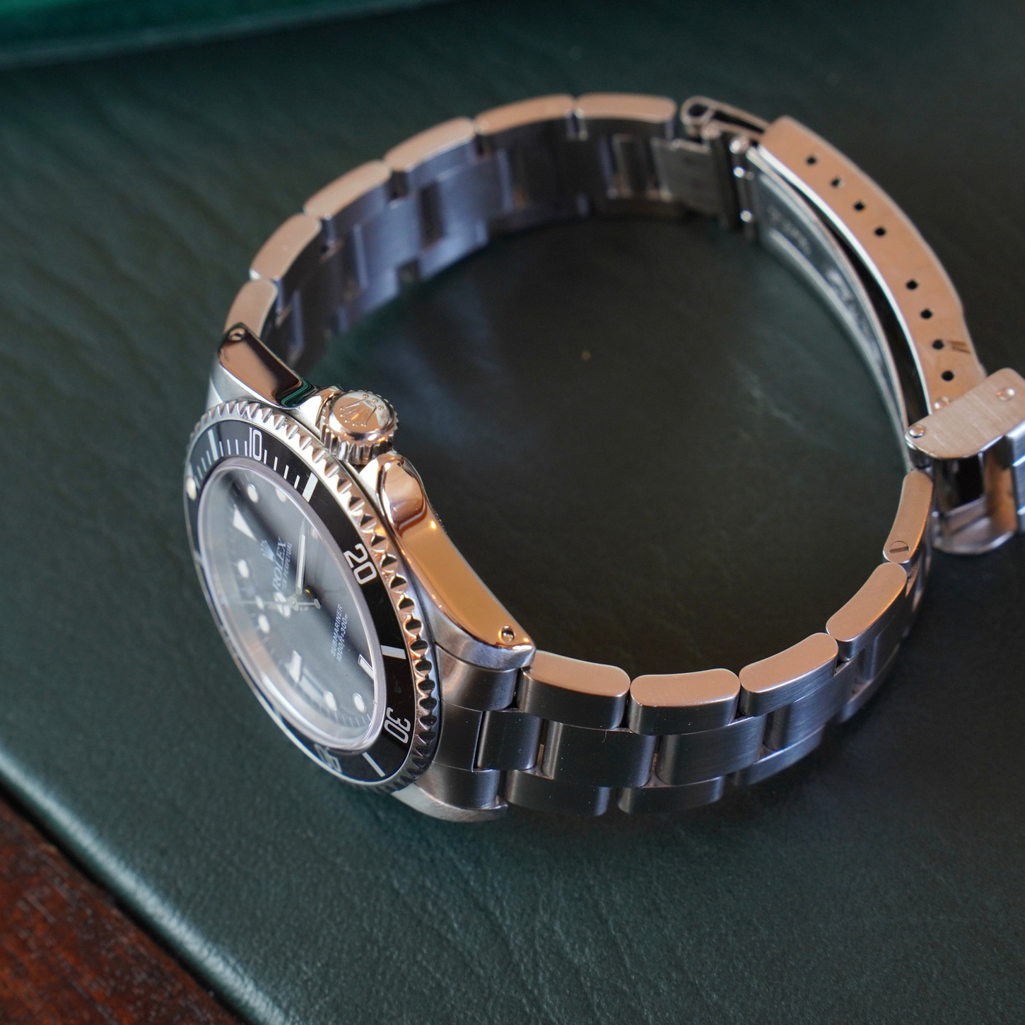 Rolex Submariner 14060 Fullset "two-liner" – Detailansicht 2 von 4 – GRAF CLASSICS Kreuzlingen