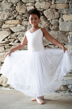 Ballerinas in Long Tutu 5 - Photo © Daniela Brugger