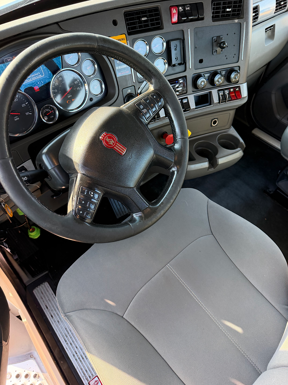 Miniatura: 2019 Kenworth T680 day cab paccar kenworth t680 day cab automatic / 614,334 mile
