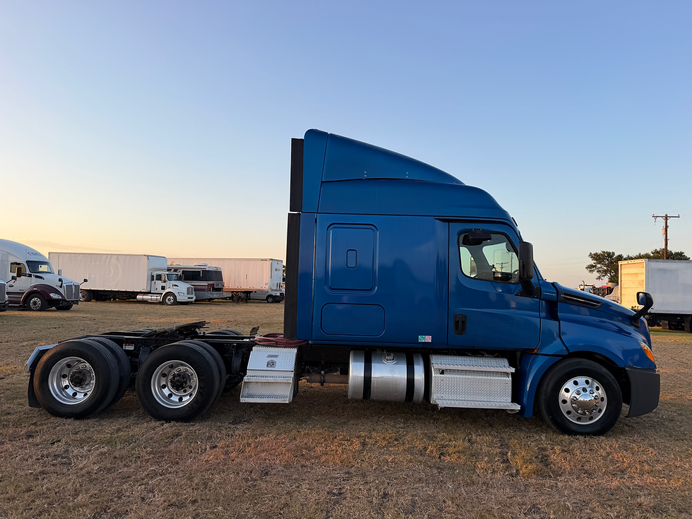 Miniatura: 2019 Freightliner cascadia sleeper semi truck 700k miles