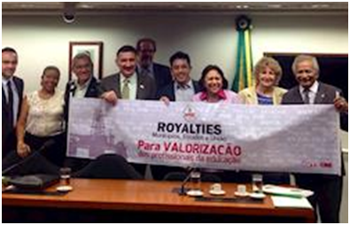 Iara Bernardi defende que royalties do petróleo sejam usados na valorização de professores