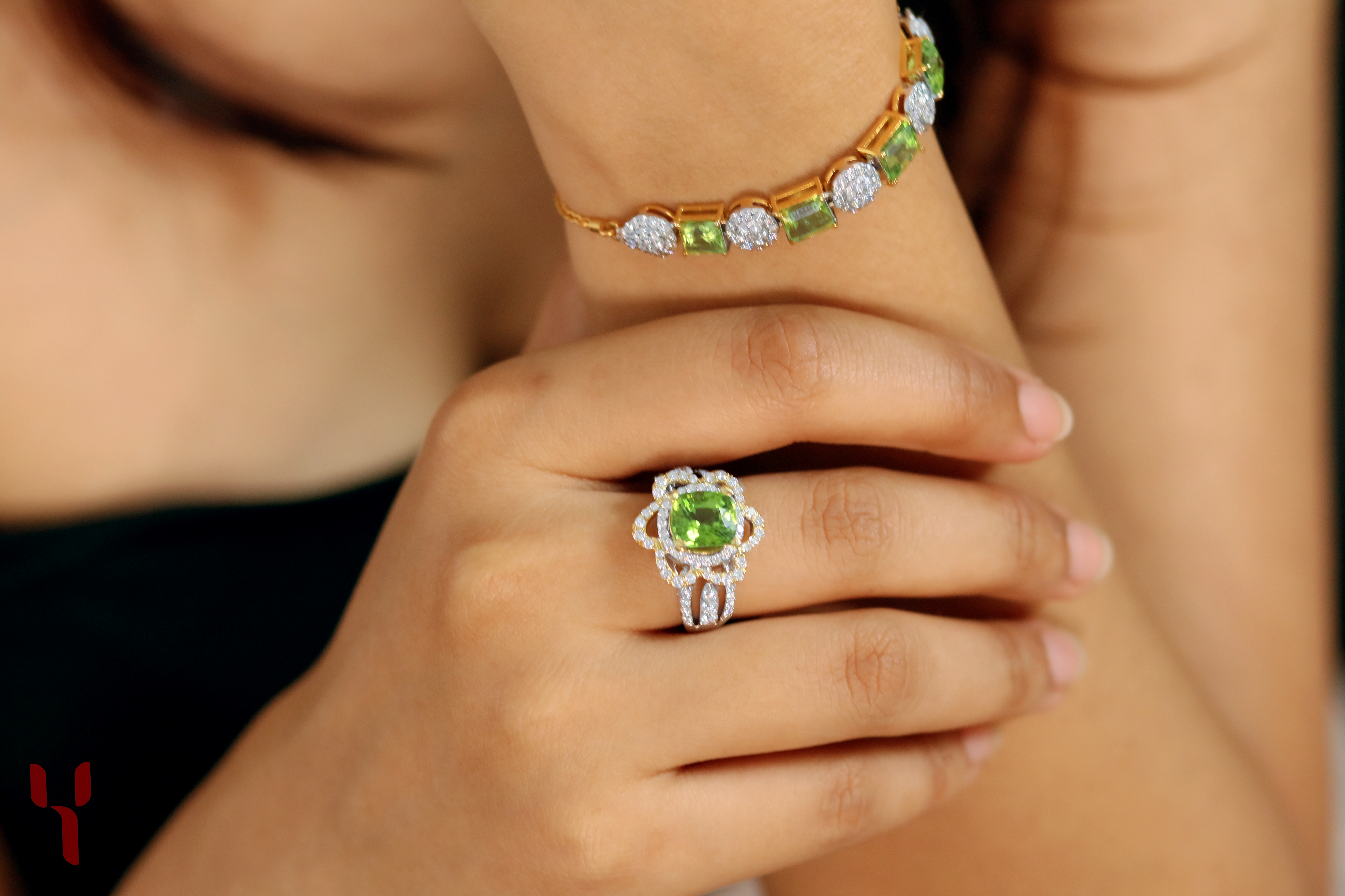 PERIDOT AND DIAMOND RING
