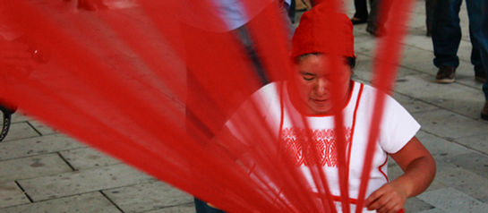 Hilar el mundo | Hilo a la fragilidad de los símbolos