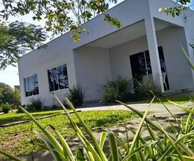 Ótima casa na Araçatuba em Imbituba com amplo terreno.