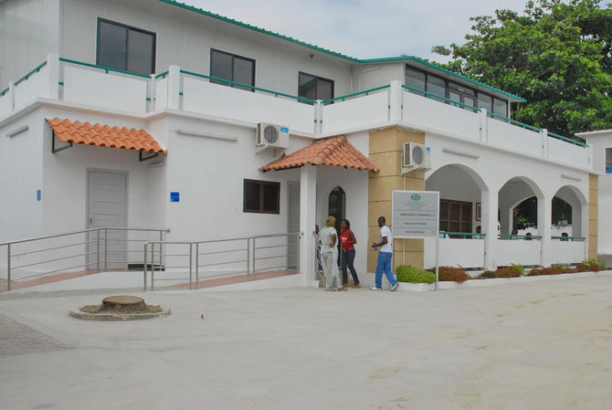 Clínica Sagrada Esperança - Porto Amboím