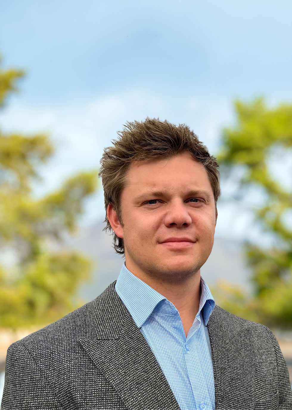 MOB_Headshots3822afinal.JPG