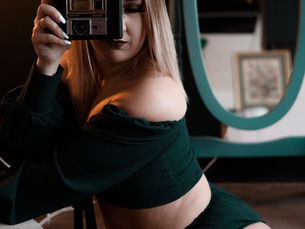 Angie's Boudoir Session | Calgary Boudoir Photographer