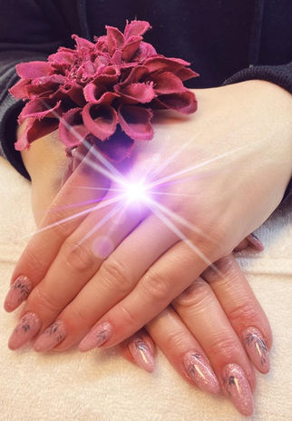 Nails Frau zu Frau Studio in Schänis