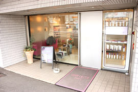 ジップヘアー上安店外観