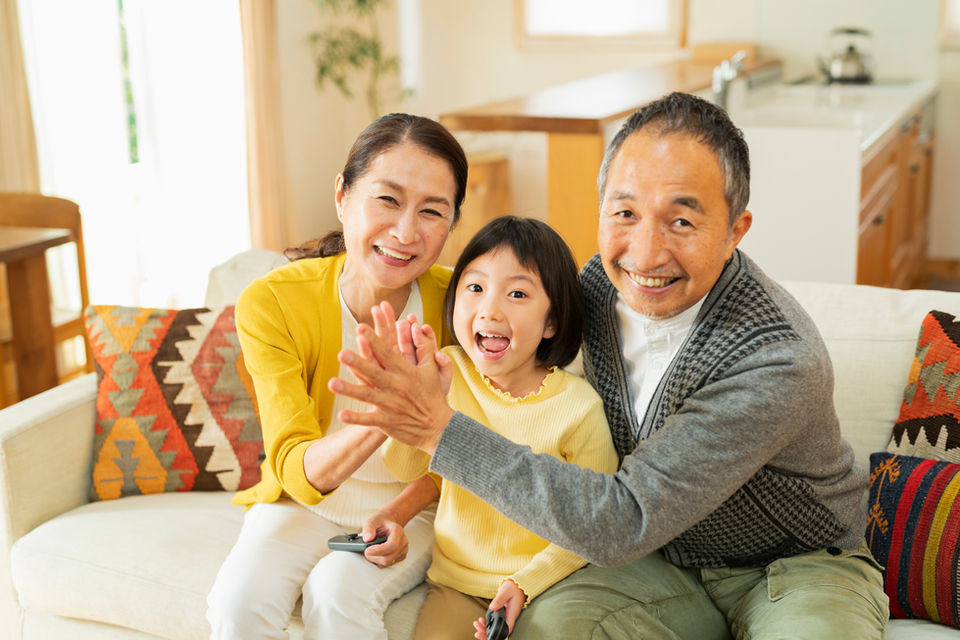 おじいちゃんおばあちゃんと孫