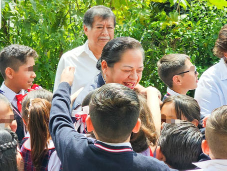 Jeovana Alcántar asistió al arranque oficial de la pavimentación de la Calle Salazar.