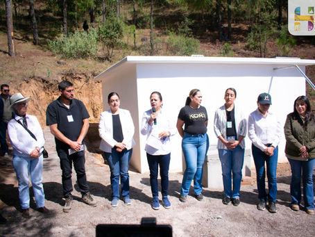 Jeovana Alcántar, inauguró un tanque de almacenamiento de agua potable en la localidad del Aguacate de la Tenencia de Huajúmbaro.