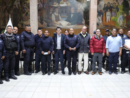 Entrega Toño Ixtláhuac apoyos económicos del Fortapaz a policías municipales