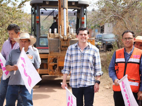 Inicia #GobiernoDeSoluciones construcción de camino en Mesas de Enandio