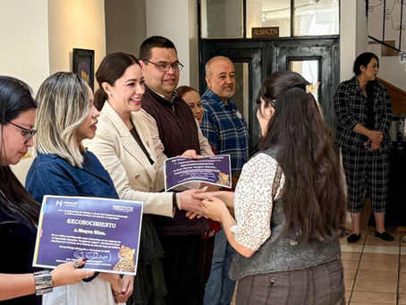 Autoridades Municipales y Educativas, inauguraron la Exposición Pictórica Colectiva “Imaginario Jaguar”.