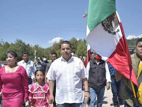 Acto conmemorativo por el 216 aniversario de Benito Juárez en la localidad de San Cristóbal