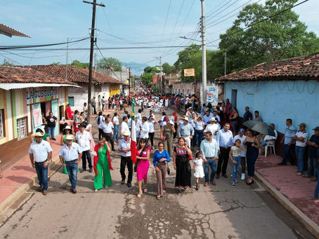Desfile del 16 de Septiembre en Tiquicheo