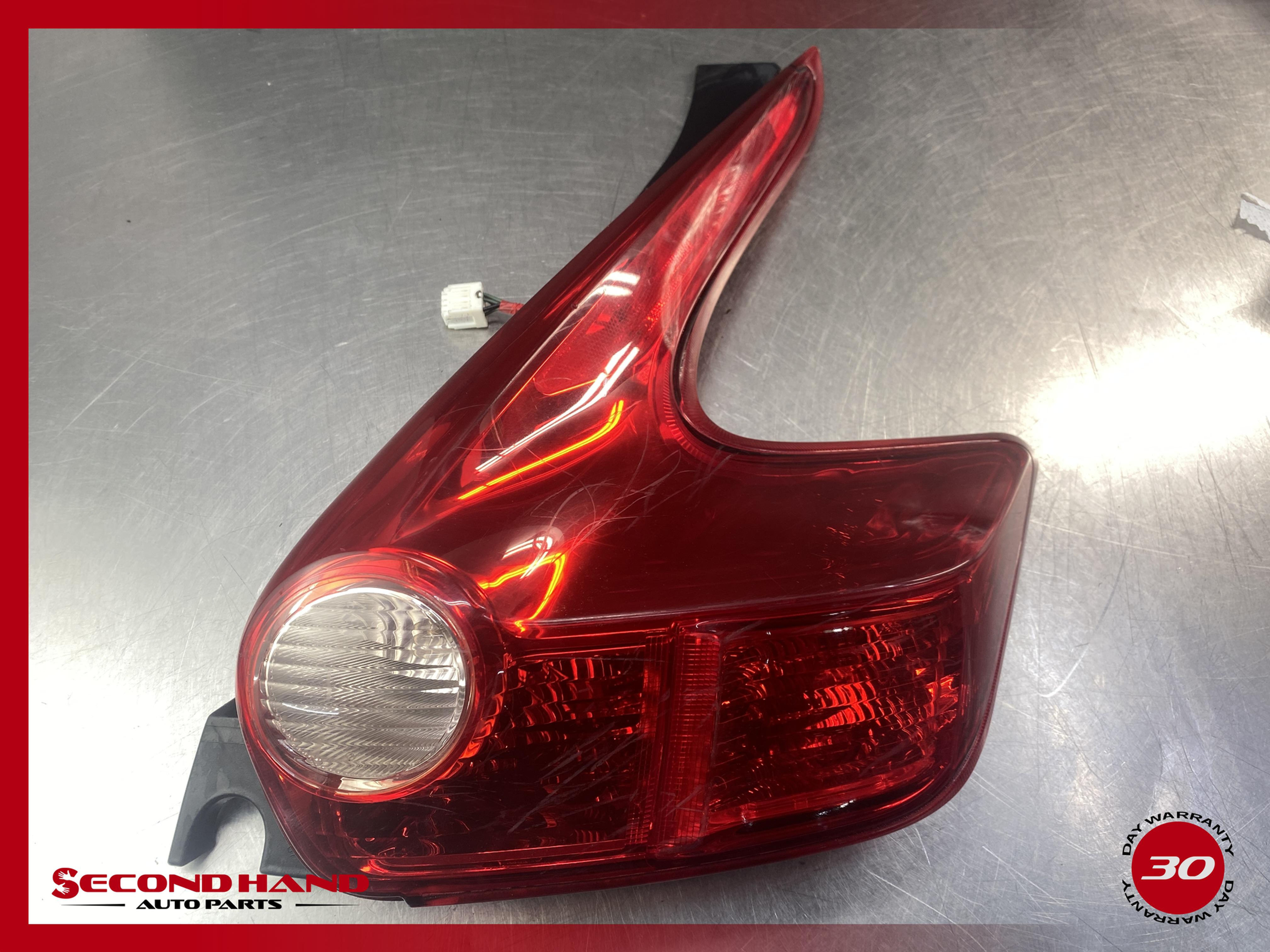 2011 2012 2013 2014 Nissan Juke Right RH Passenger Side Tail Light OEM