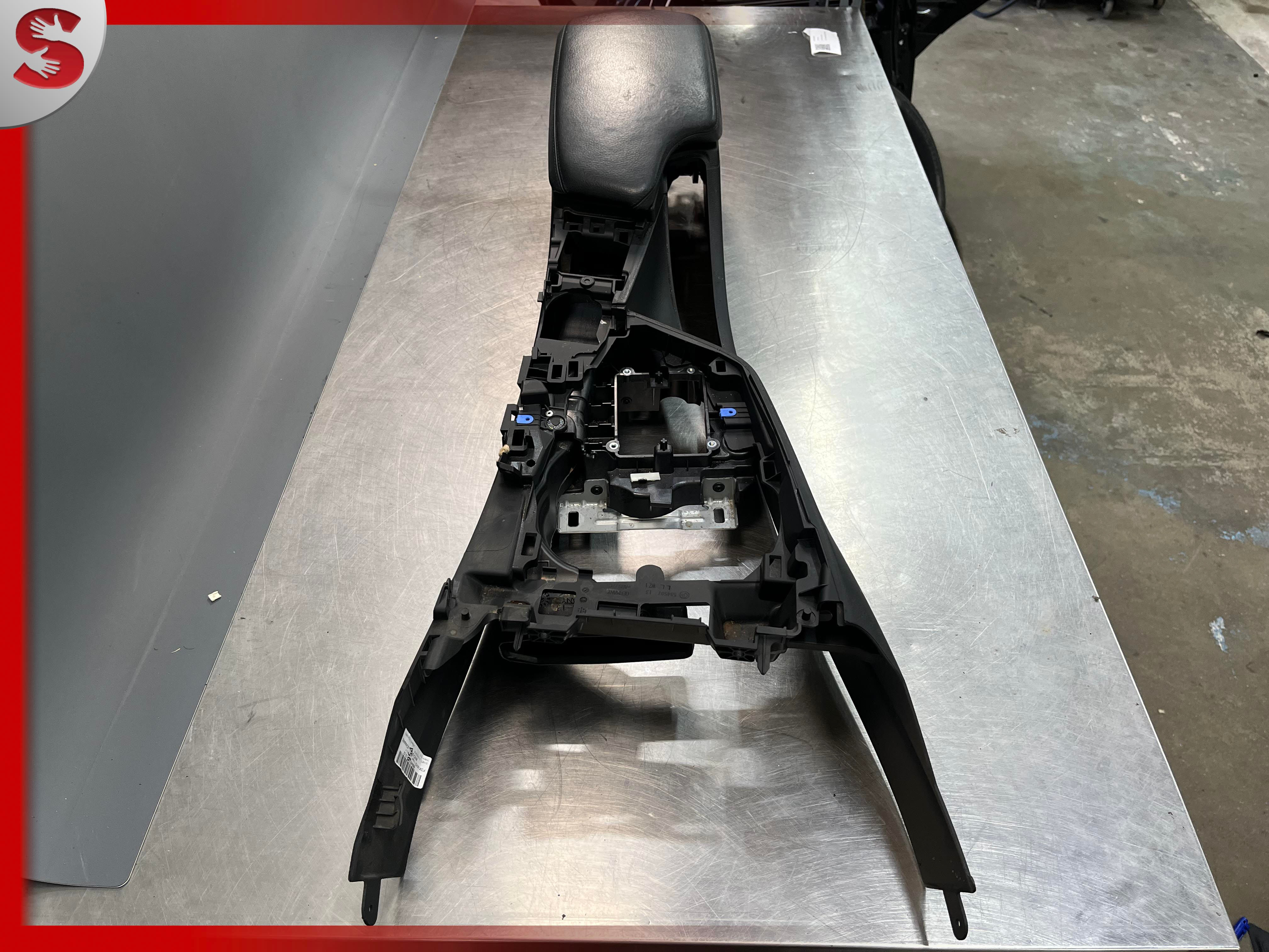 2013-2018 BMW 320I F30 FRONT CENTER CONSOLE STORAGE COMPARTMENT HOUSING OEM