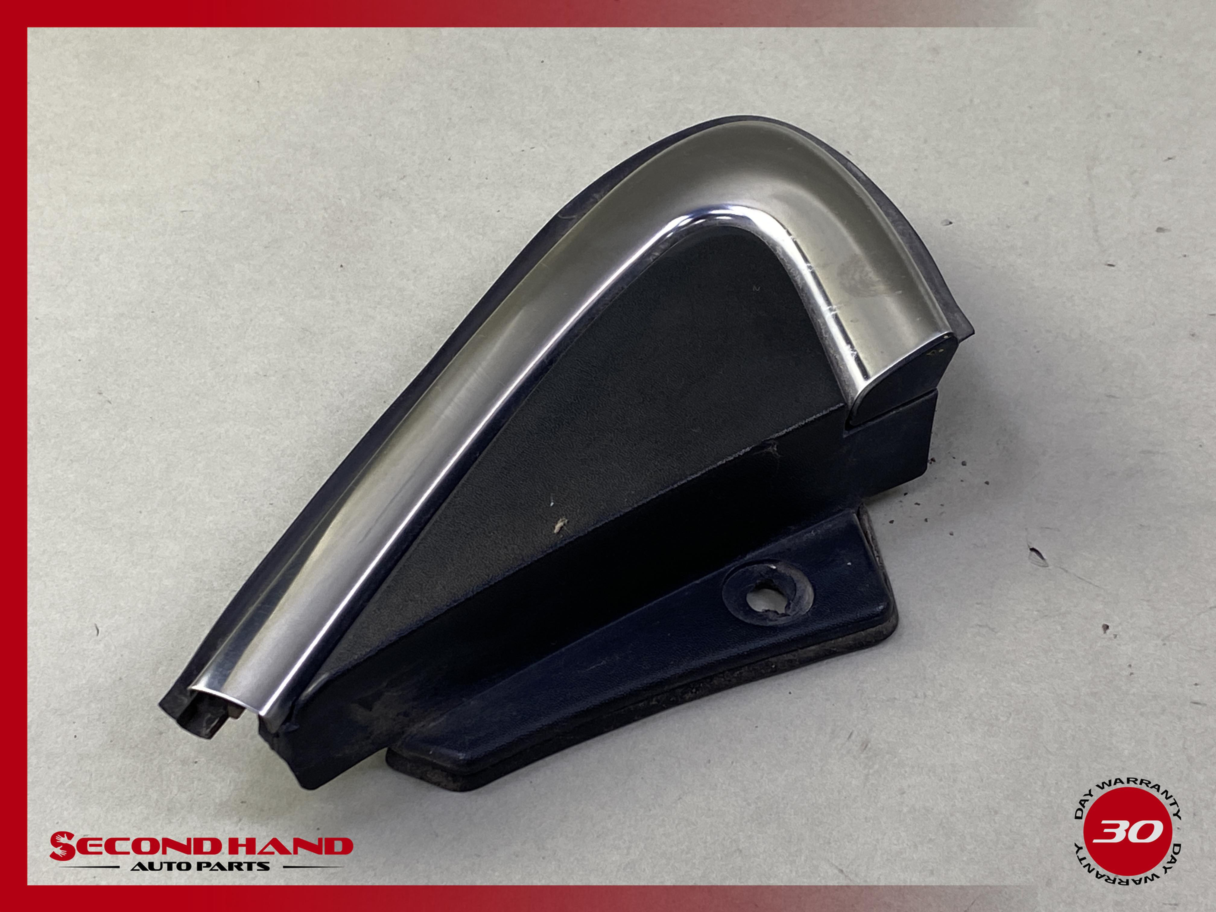 08-17 Buick Enclave Front Right Side Exterior Pillar Corner Cover Molding OEM