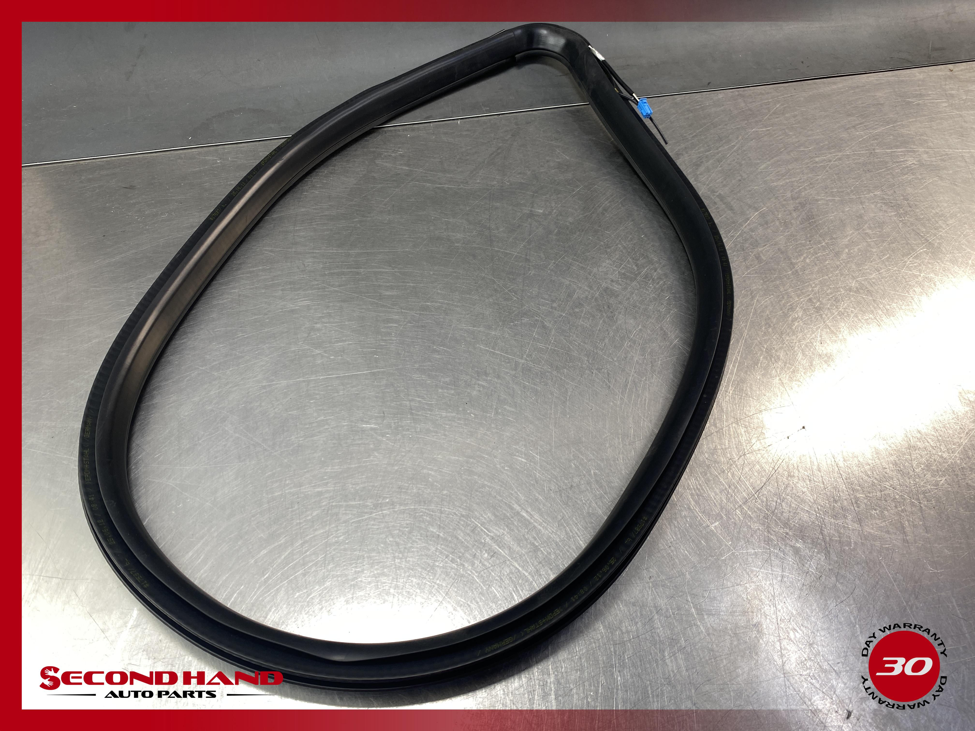 2013-2019 MERCEDES GL450 X166 LEFT DRIVER REAR QUARTER GLASS WINDOW SEAL OEM