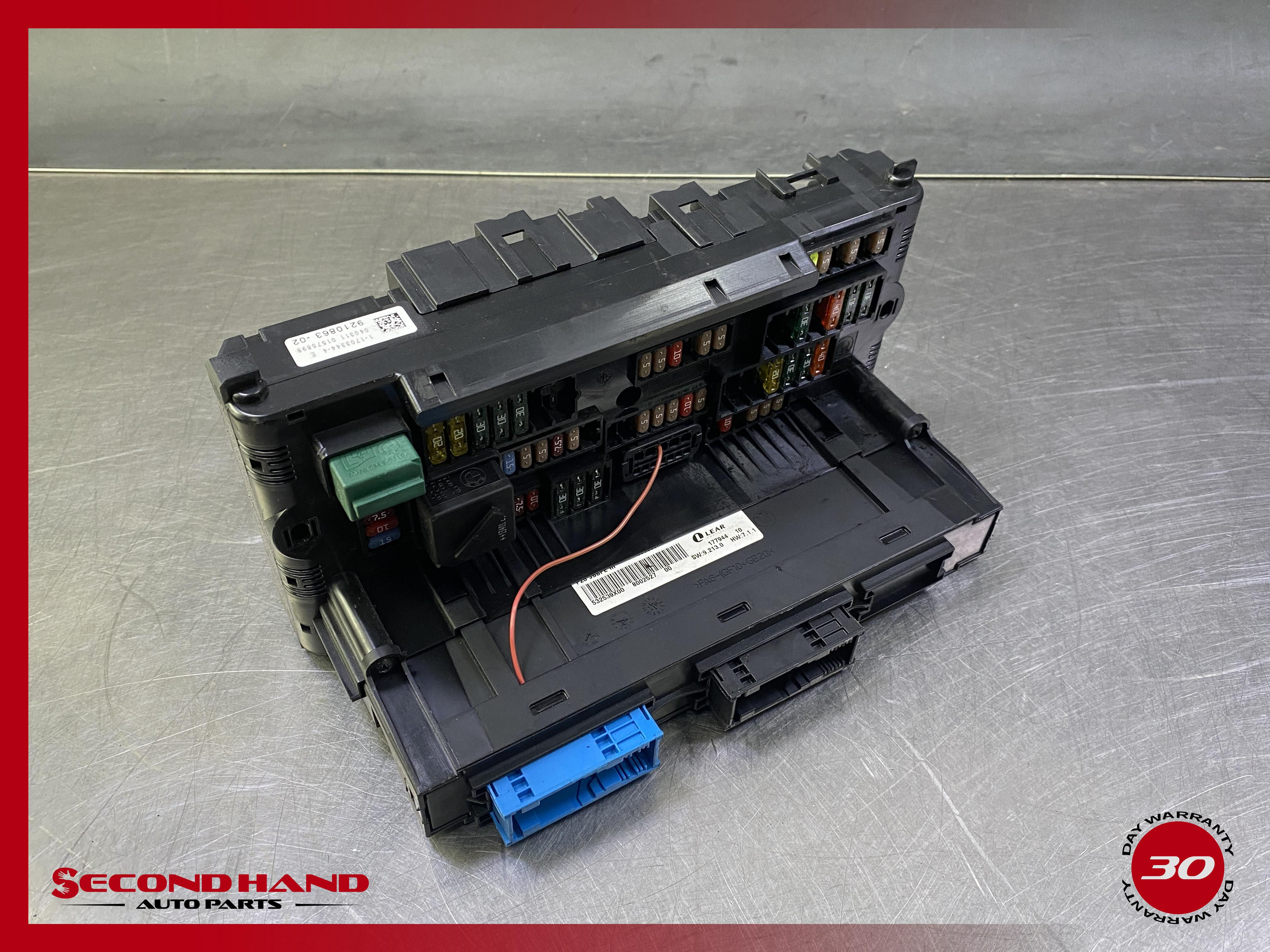 2011-2012 BMW F25 X3 FRONT POWER DISTRIBUTION FUSE RELAY BOX 9210863 OEM