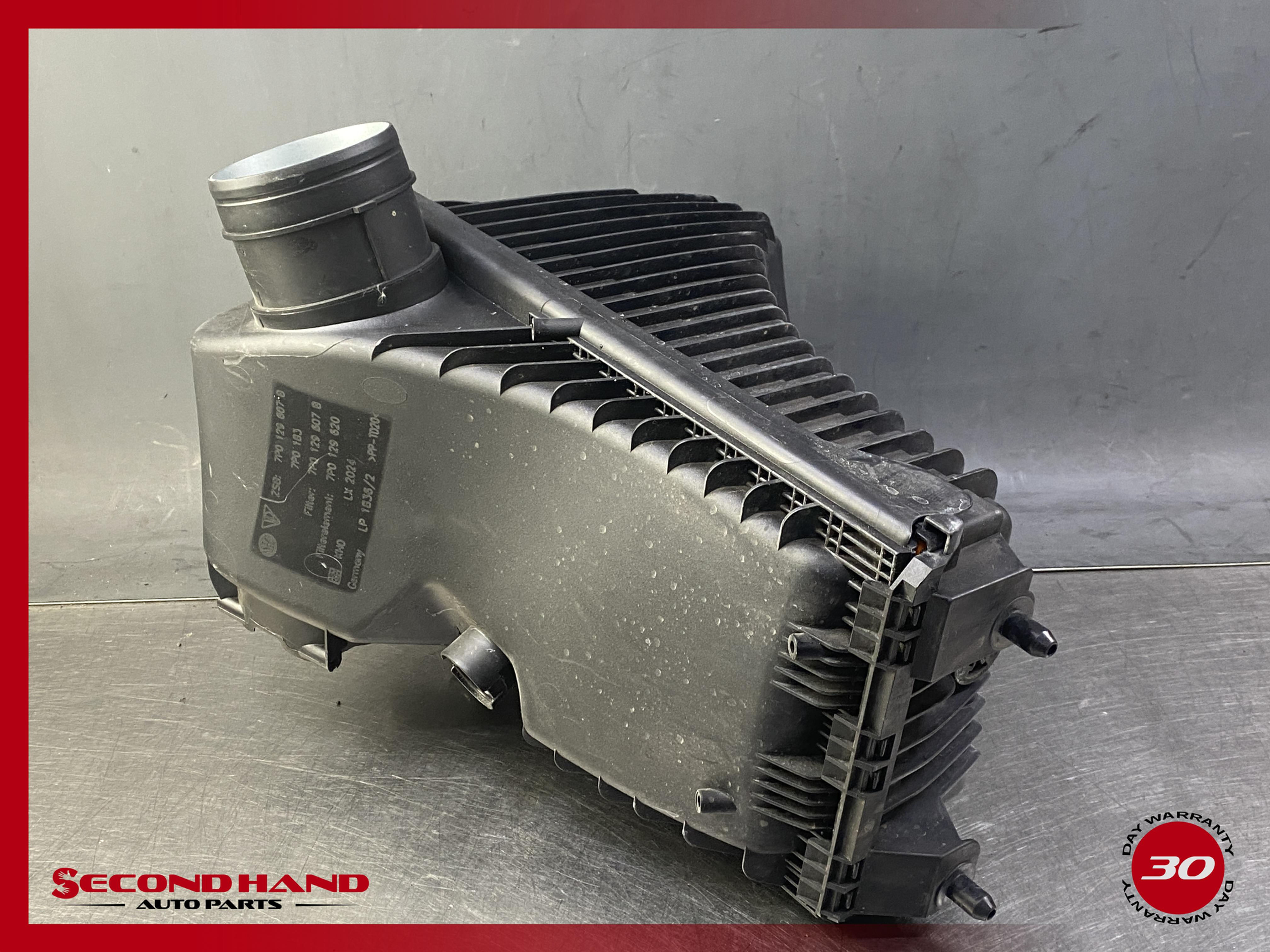 11-18 Porsche Cayenne 958 E-Hybrid Engine Motor Air Intake Filter Box OEM