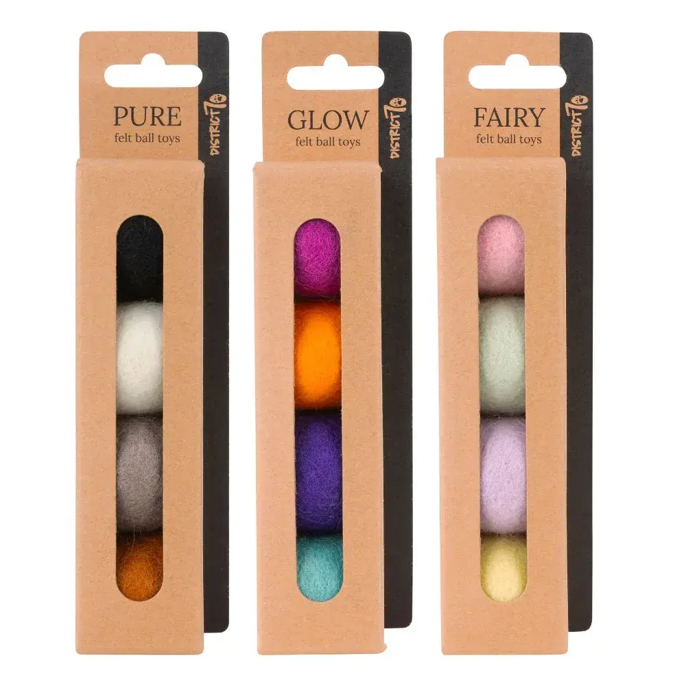 District 70 FELT Ball Toys verpakkingen in de varianten Pure, Glow en Fairy bij Pets Boutique.