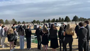 Obra de misericordia: estudiantes católicos de preparatoria acompañan a un compañero desconocido en su funeral