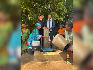 Diácono ingeniero de Denver lleva agua a quienes tienen sed