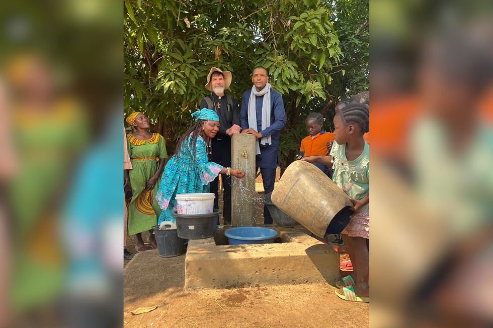 Diácono ingeniero de Denver lleva agua a quienes tienen sed