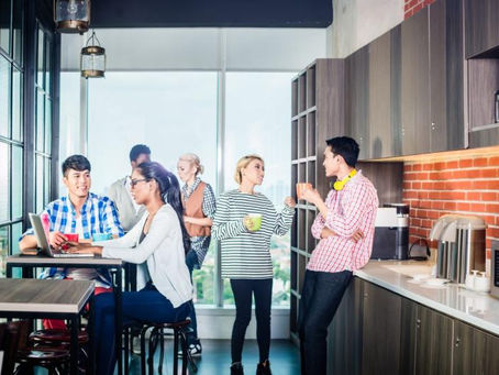 5 habits to keep your workplace clean