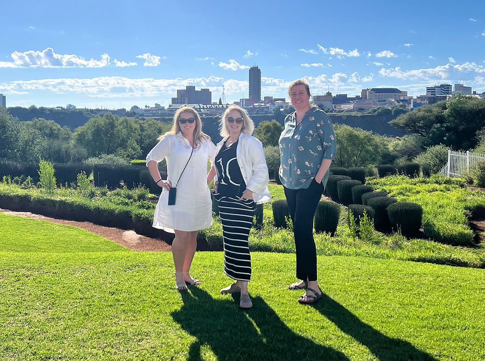 Reisagenten Linda, Katoesjka en Annemarie in de Northern Cape, Zuid-Afrika