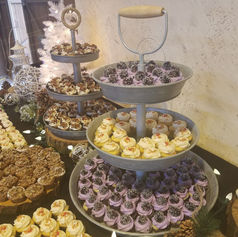 Gogos Custom Cake - Christmas Cake 24.jpg