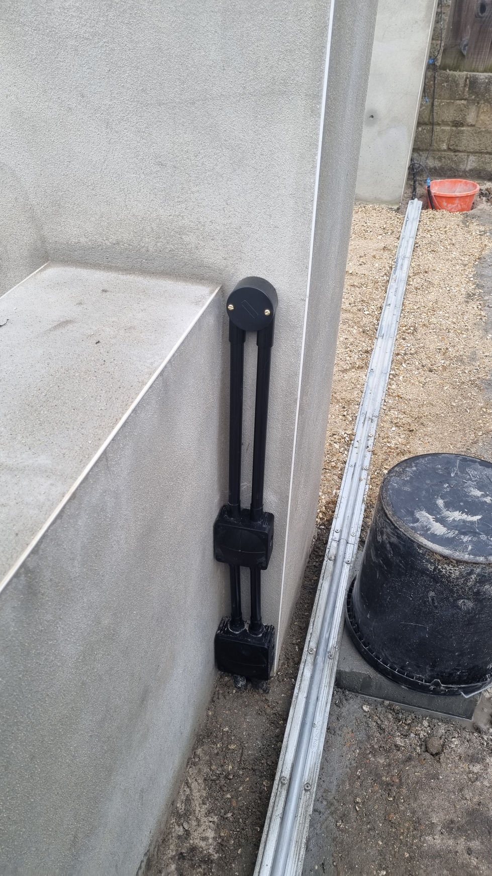 Elecric Sliding Gate Sandbanks Cable Mounting