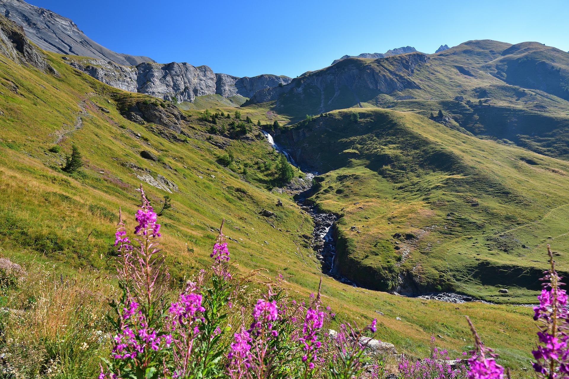 Transfer Geneva Airport (GVA) to Crans-Montana – Alpine Transfer