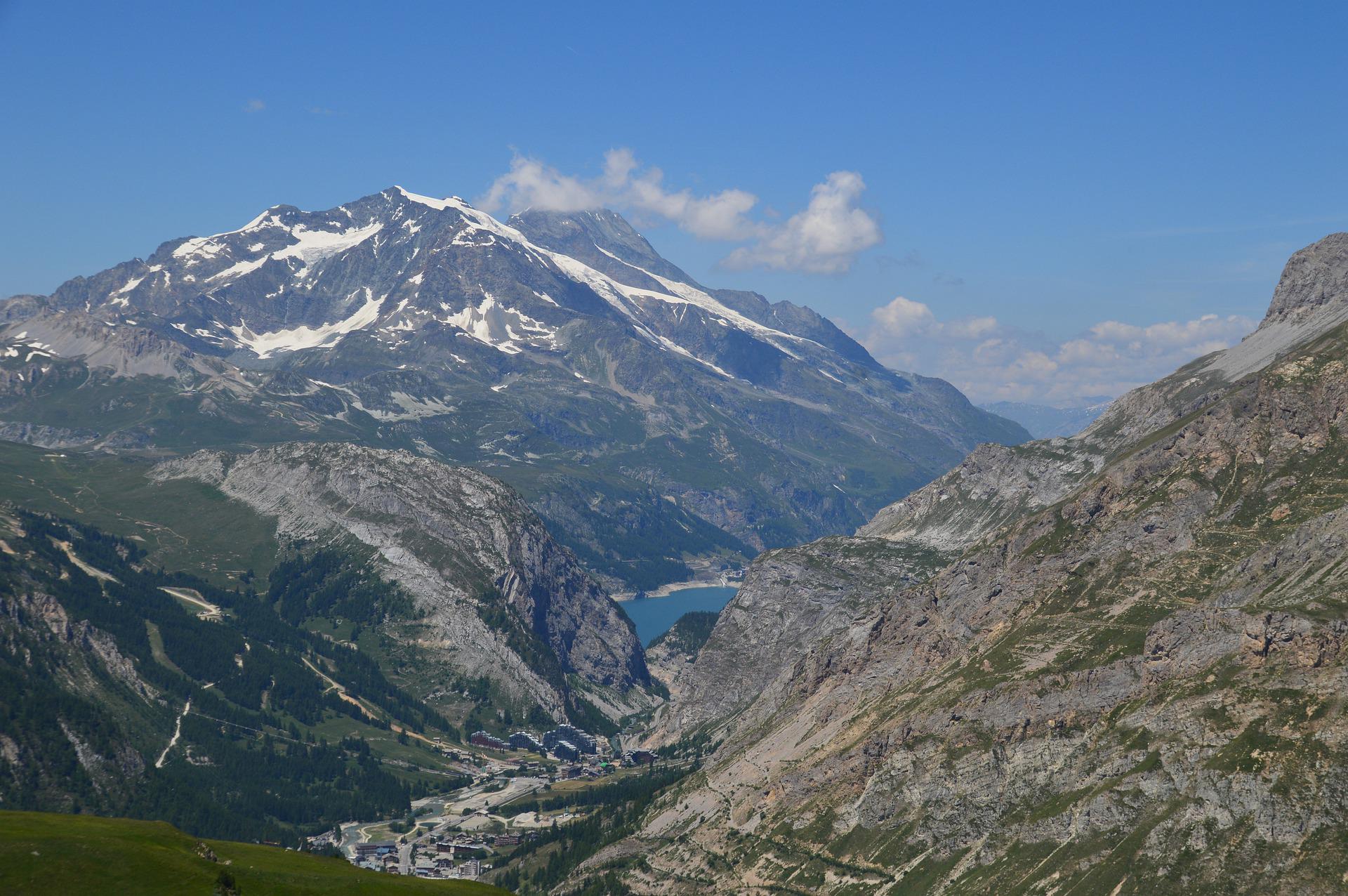 Transfer Geneva Airport (GVA) to Val d'Isere - ALPY