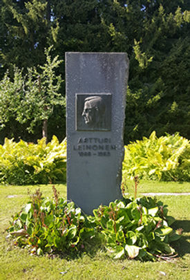 Artturi Leinonen - Muistomerkki